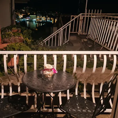 Sierra Apartment Split